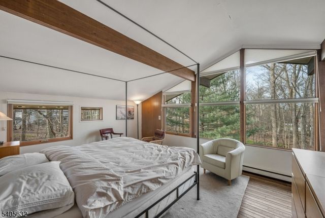 155 Hickory Ln, Closter Boro, NJ 07624