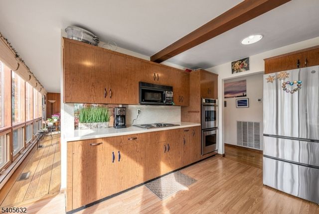 155 Hickory Ln, Closter Boro, NJ 07624