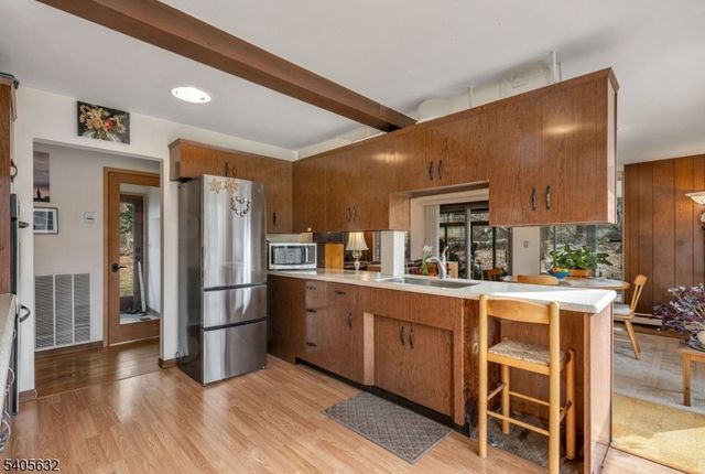 155 Hickory Ln, Closter Boro, NJ 07624