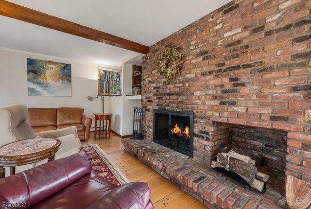 155 Hickory Ln, Closter Boro, NJ 07624