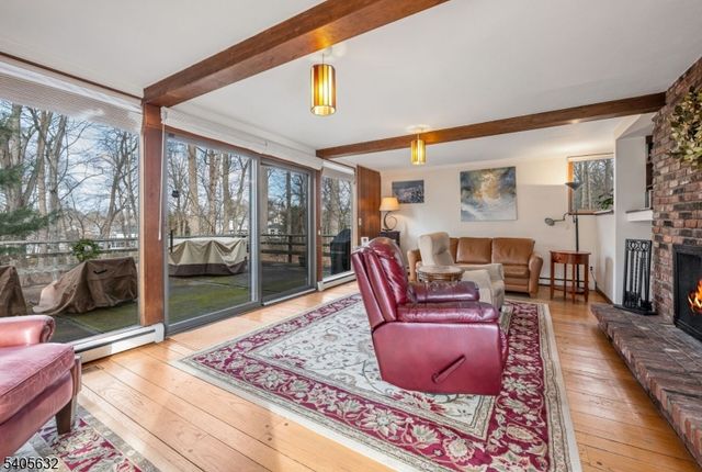 155 Hickory Ln, Closter Boro, NJ 07624