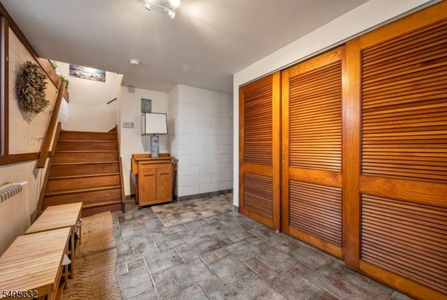 155 Hickory Ln, Closter Boro, NJ 07624