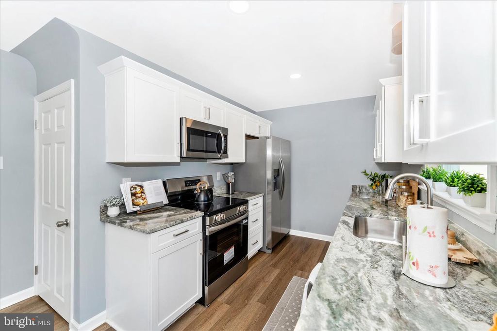 Image 16 of property listing at 20008 GILBERT HILLS DR, Hagerstown, MD 21742