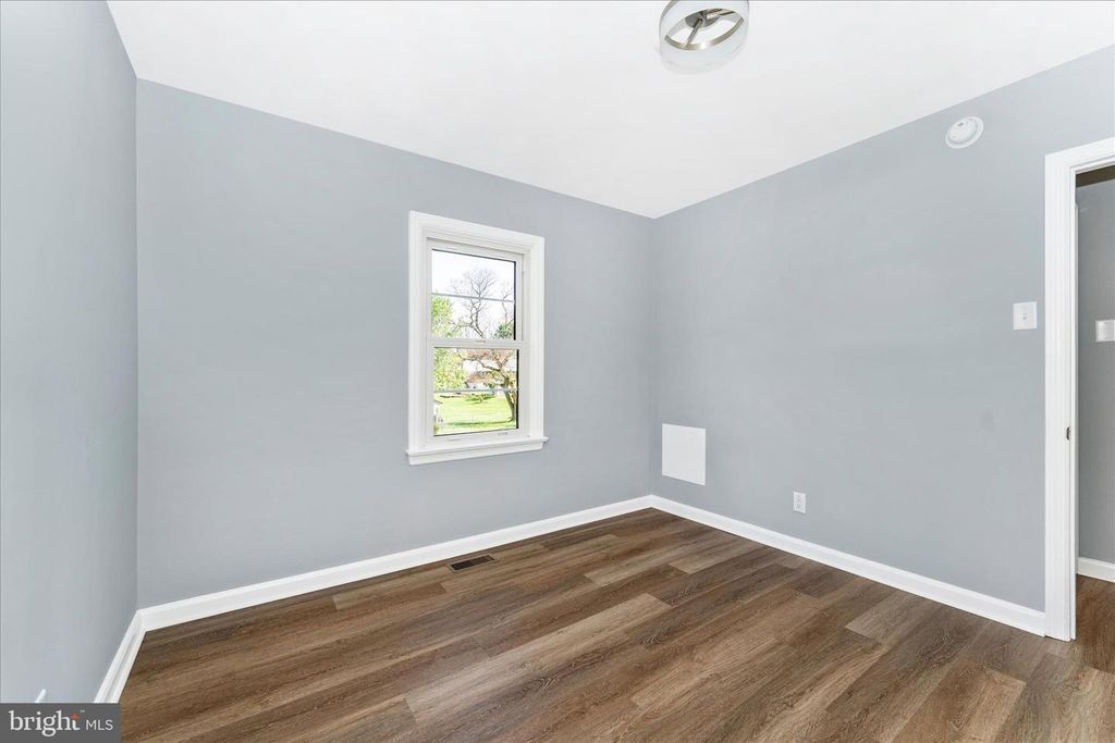 Image 23 of property listing at 20008 GILBERT HILLS DR, Hagerstown, MD 21742