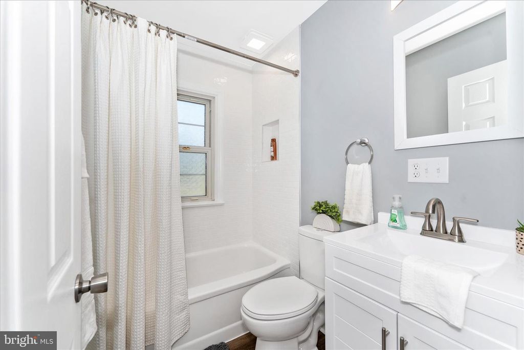 Image 26 of property listing at 20008 GILBERT HILLS DR, Hagerstown, MD 21742