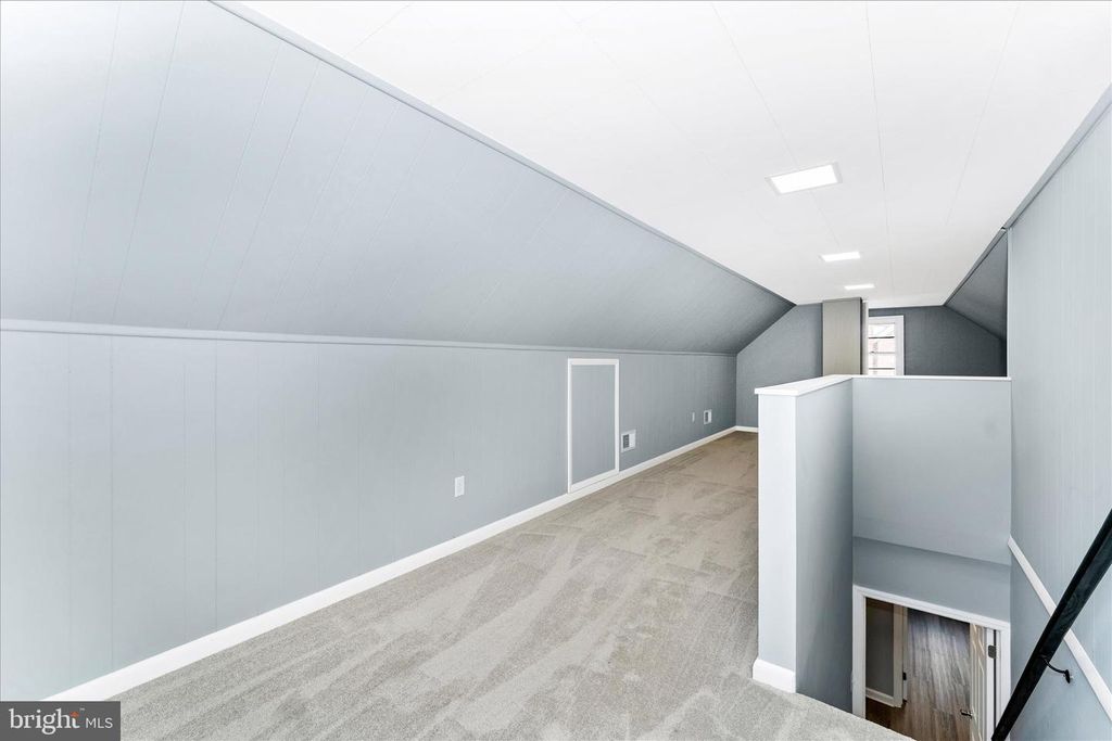 Image 27 of property listing at 20008 GILBERT HILLS DR, Hagerstown, MD 21742
