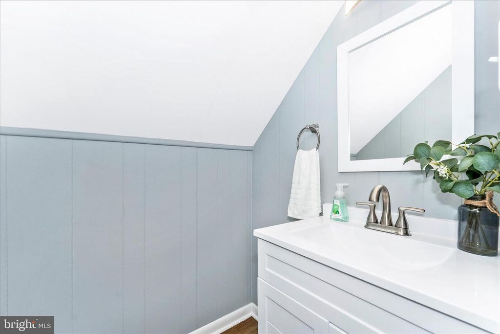Image 33 of property listing at 20008 GILBERT HILLS DR, Hagerstown, MD 21742