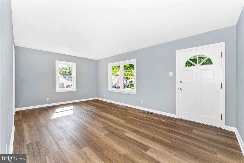 Image 4 of property listing at 20008 GILBERT HILLS DR, Hagerstown, MD 21742