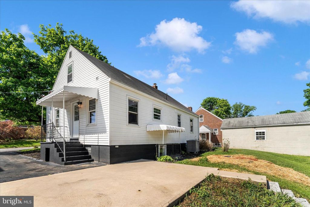 Image 42 of property listing at 20008 GILBERT HILLS DR, Hagerstown, MD 21742