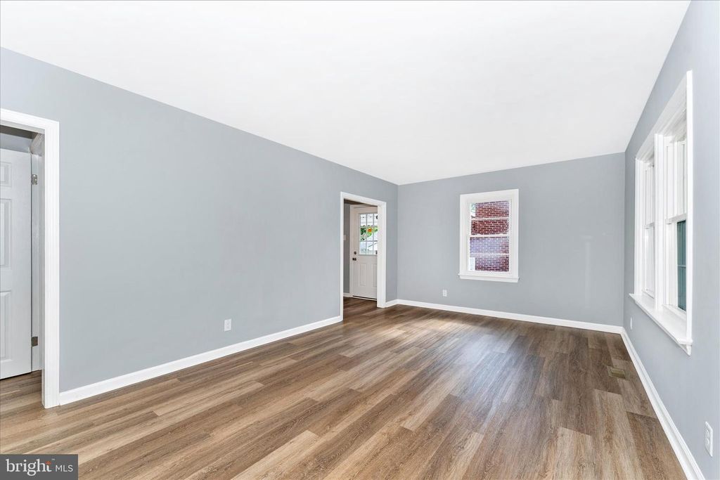 Image 7 of property listing at 20008 GILBERT HILLS DR, Hagerstown, MD 21742