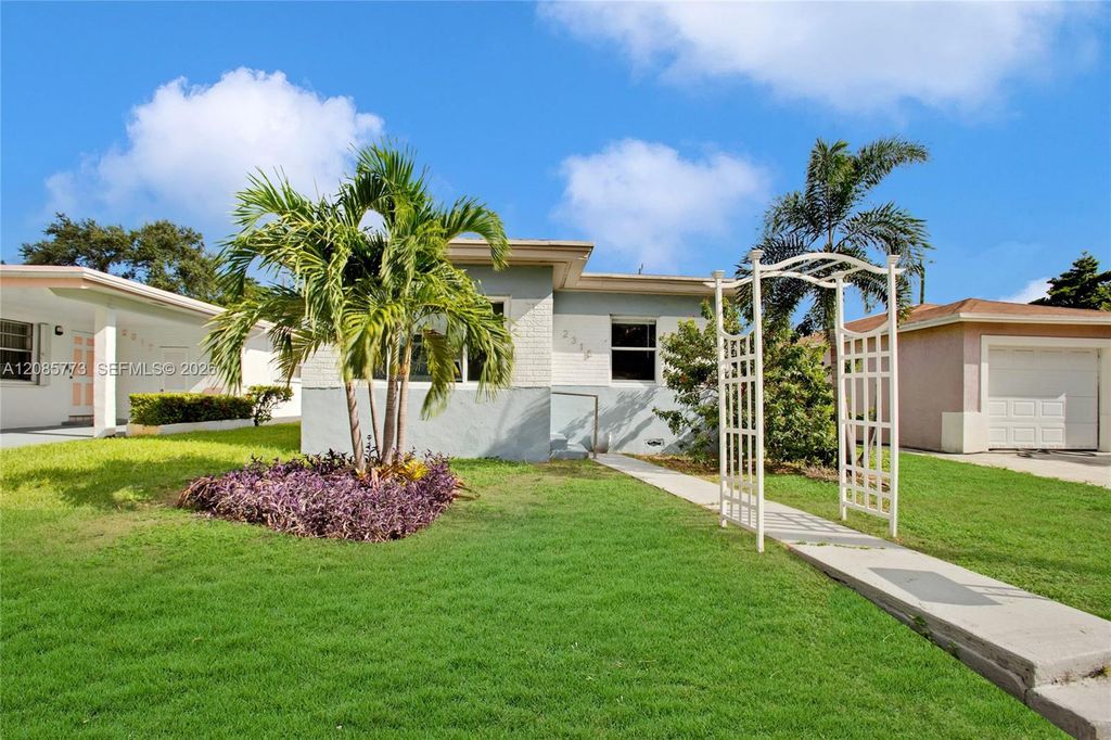 2315 Hope Street, Hollywood, FL 33020