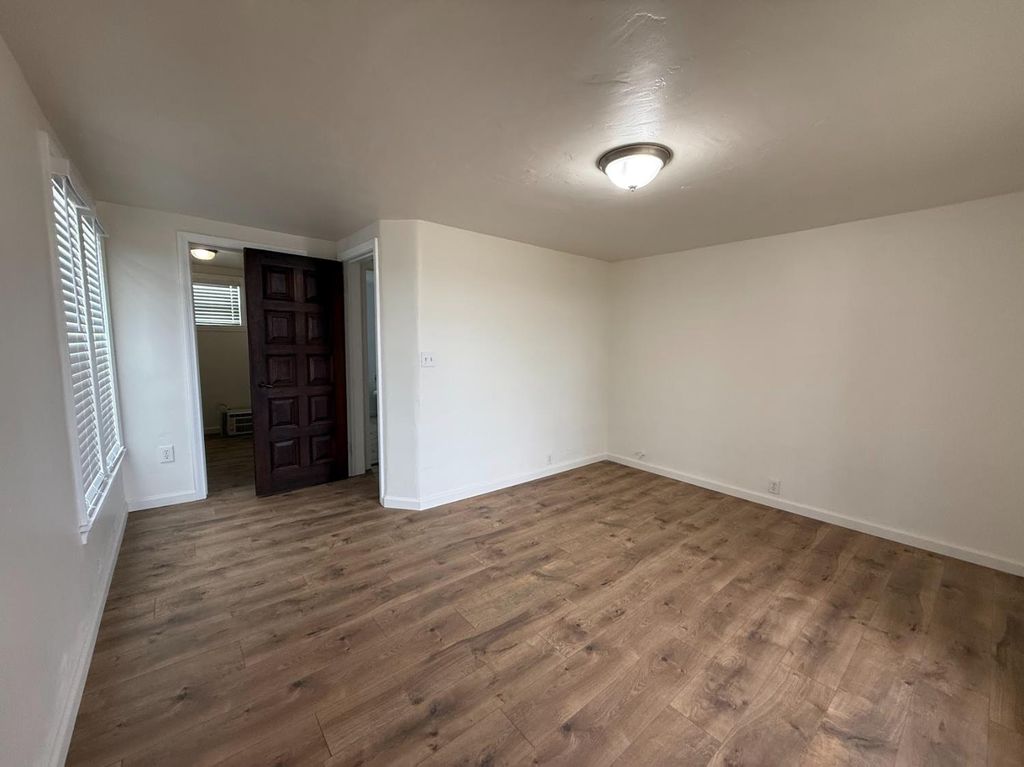 Image 12 of property listing at 10608 S Zediker, Parlier, CA 93648