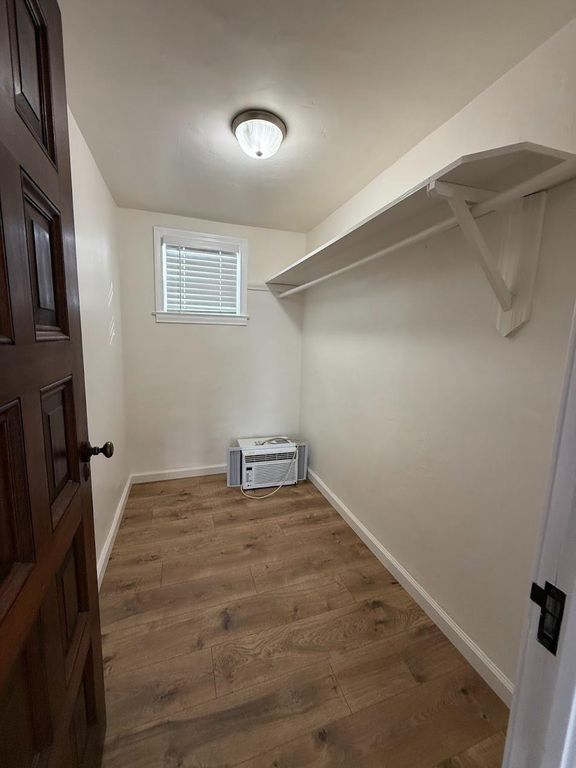 Image 15 of property listing at 10608 S Zediker, Parlier, CA 93648