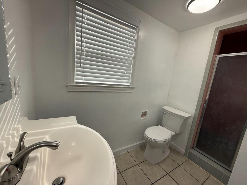 Image 24 of property listing at 10608 S Zediker, Parlier, CA 93648