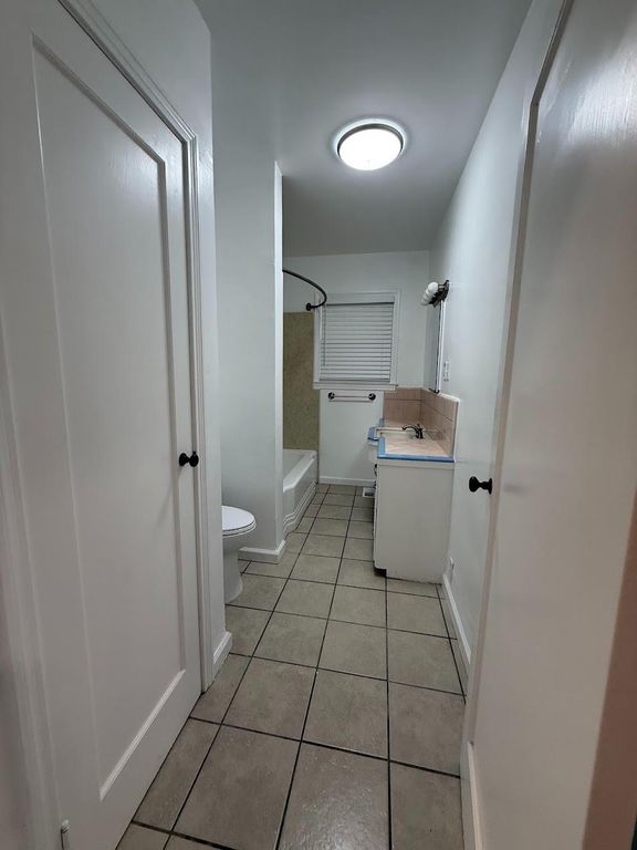 Image 26 of property listing at 10608 S Zediker, Parlier, CA 93648