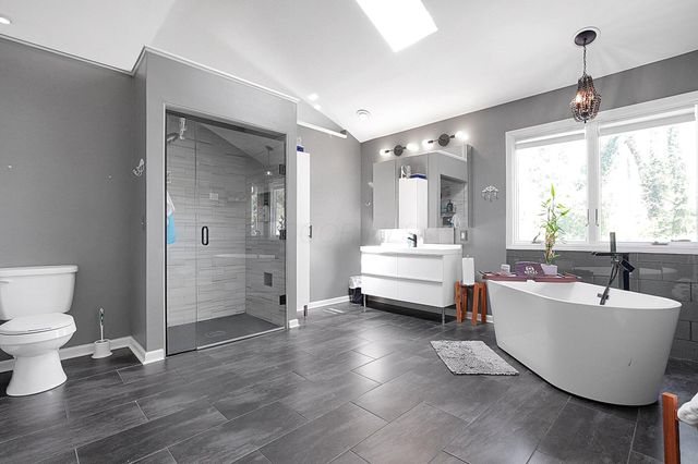 1108 W Church Street, Newark, OH 43055