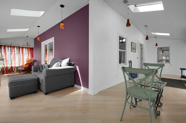 1108 W Church Street, Newark, OH 43055