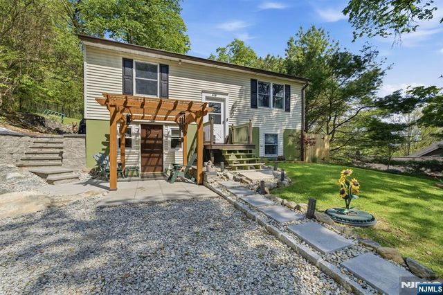 414 Macopin Road, West Milford, NJ 07480