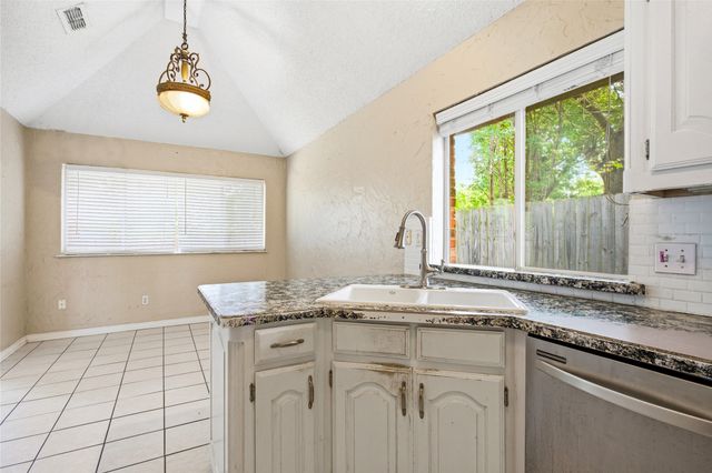 3812 Gentle Springs Drive, Arlington, TX 76001