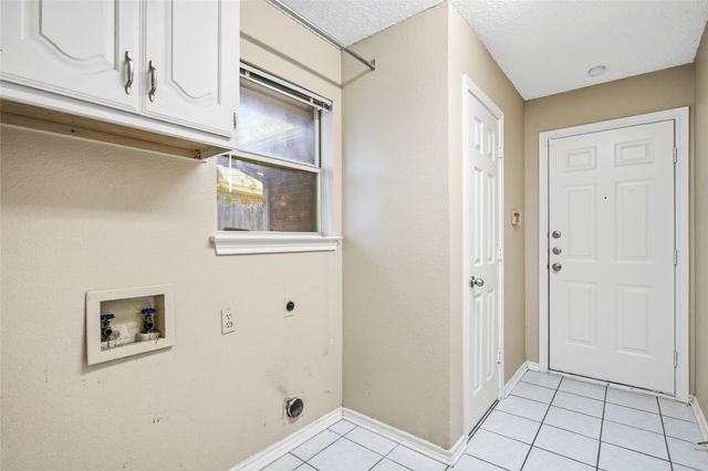 3812 Gentle Springs Drive, Arlington, TX 76001