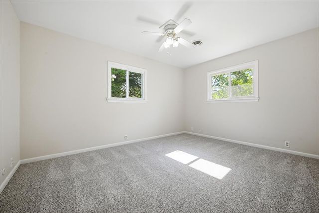 1121 Oakhurst Drive, Slatington Boro, PA 18080