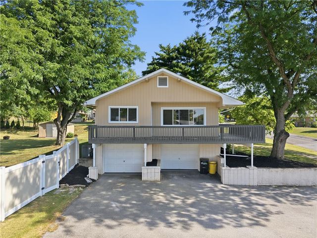 1121 Oakhurst Drive, Slatington Boro, PA 18080