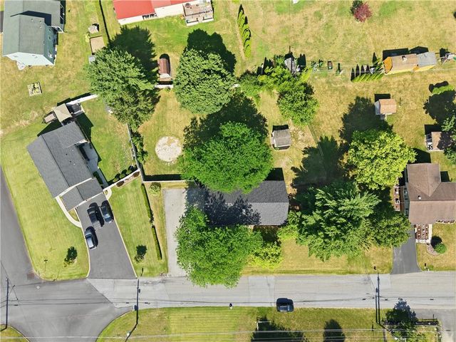 1121 Oakhurst Drive, Slatington Boro, PA 18080