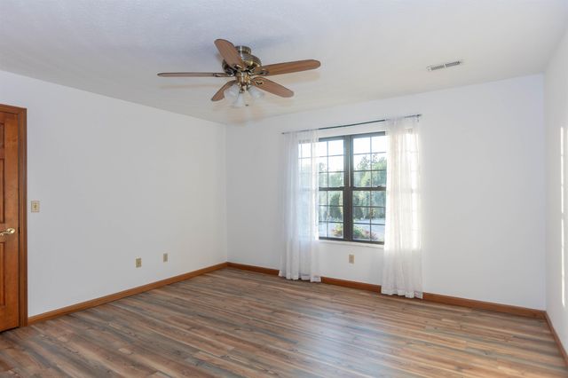 12 Charlo Drive, Hurricane, WV 25526