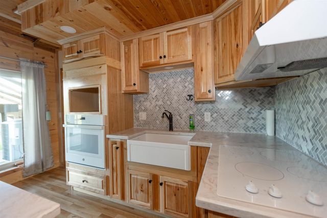 12 Charlo Drive, Hurricane, WV 25526