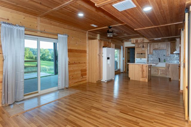 12 Charlo Drive, Hurricane, WV 25526