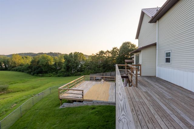 12 Charlo Drive, Hurricane, WV 25526