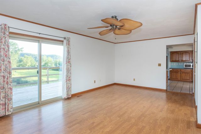 12 Charlo Drive, Hurricane, WV 25526
