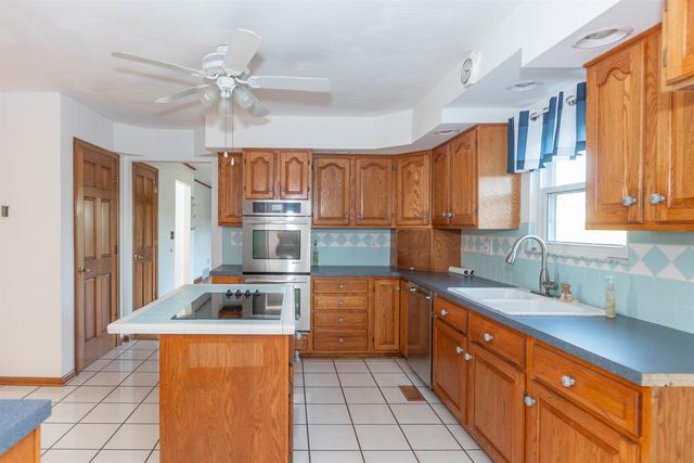 12 Charlo Drive, Hurricane, WV 25526