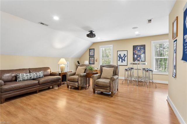 109 Vreeland DR, Yorktown, VA 23692