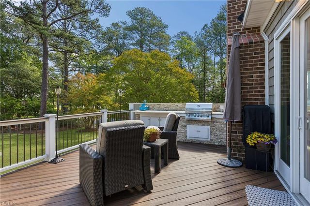 109 Vreeland DR, Yorktown, VA 23692