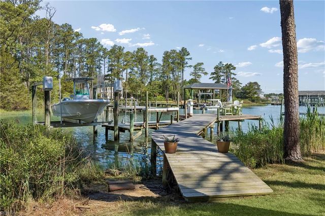 109 Vreeland DR, Yorktown, VA 23692