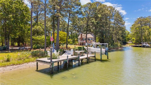 109 Vreeland DR, Yorktown, VA 23692