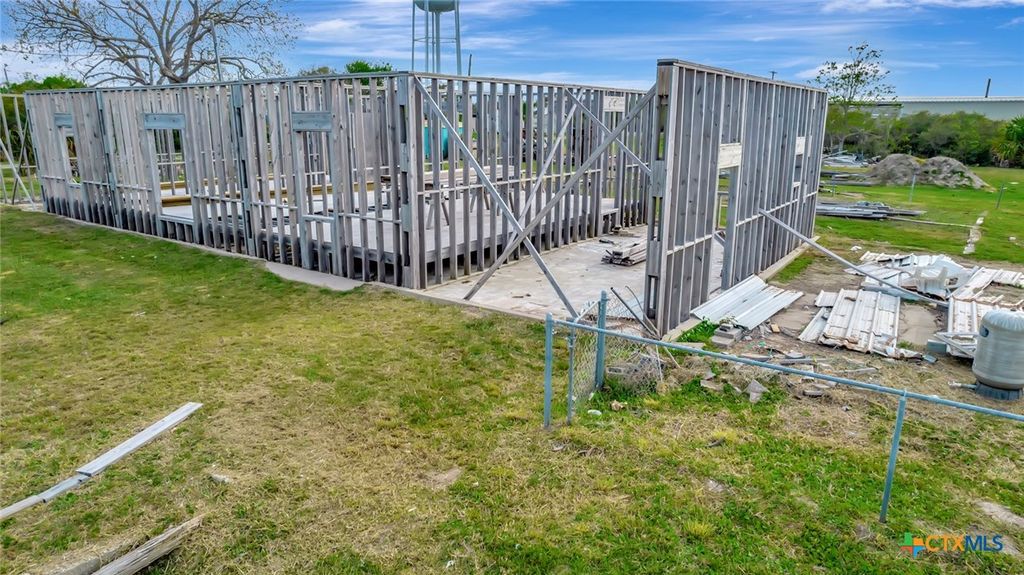 Image 13 of property listing at 814 N 15th Street, Port O'connor, TX 77982