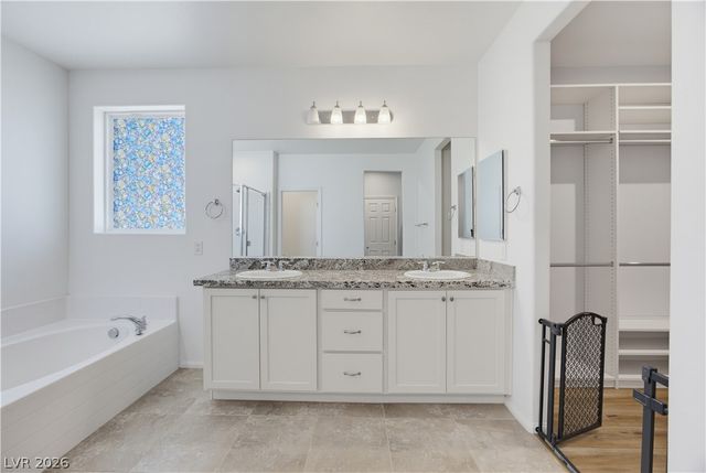 4831 Shady Chestnut Court, Las Vegas, NV 89131