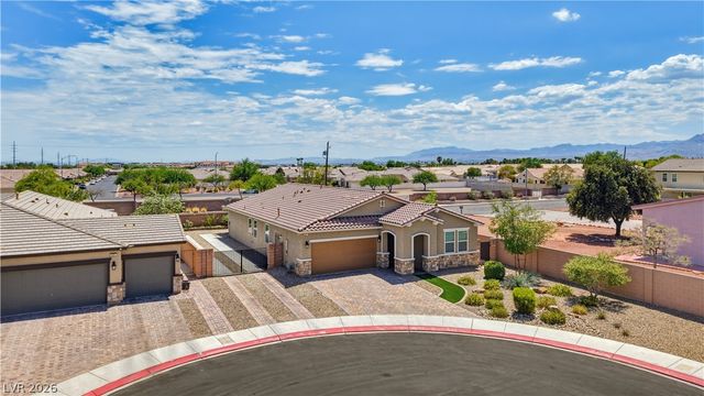 4831 Shady Chestnut Court, Las Vegas, NV 89131