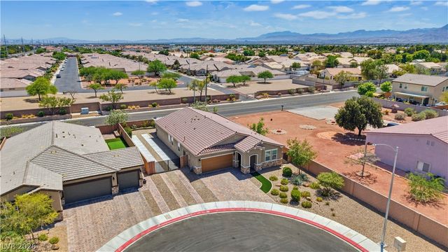 4831 Shady Chestnut Court, Las Vegas, NV 89131
