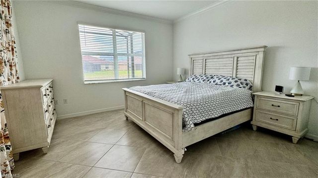 2066 Tamarron LN, Naples, FL 34120