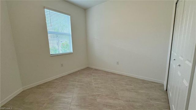 2066 Tamarron LN, Naples, FL 34120