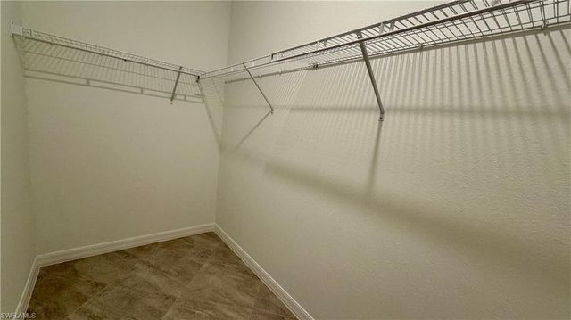 2066 Tamarron LN, Naples, FL 34120