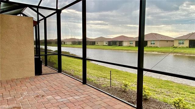 2066 Tamarron LN, Naples, FL 34120