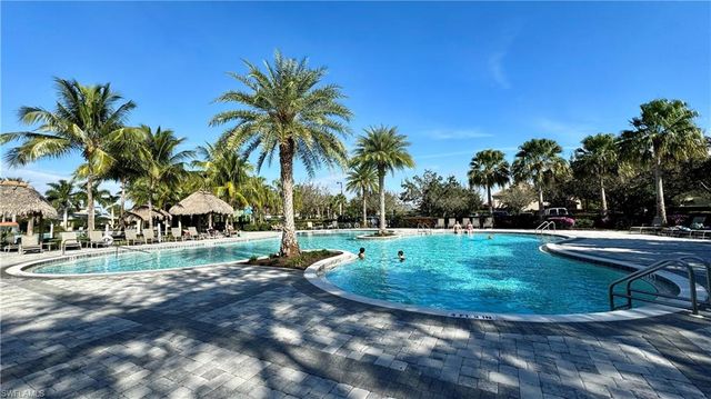 2066 Tamarron LN, Naples, FL 34120