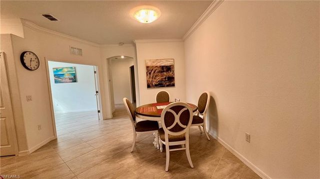 2066 Tamarron LN, Naples, FL 34120