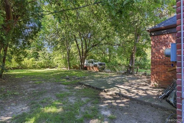 18523 Kentfield Street, Detroit, MI 48219