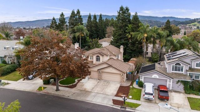 1242 Wagon Way, Gilroy, CA 95020