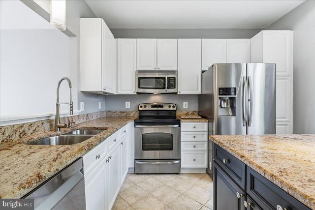 1943 CROSSING STONE CT, Frederick, MD 21702
